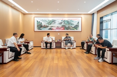 熱烈歡迎衡水星龍地產(chǎn)蒞臨嚴(yán)一集團(tuán)考察參觀